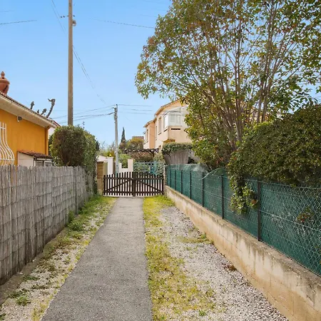 Maisonnette Au Calme - Parking - A 3mn A Pied Du Centre Et Du Port * Sanary-sur-Mer